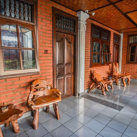 Puri Agung Homestay Kuta Lombok Exterior foto