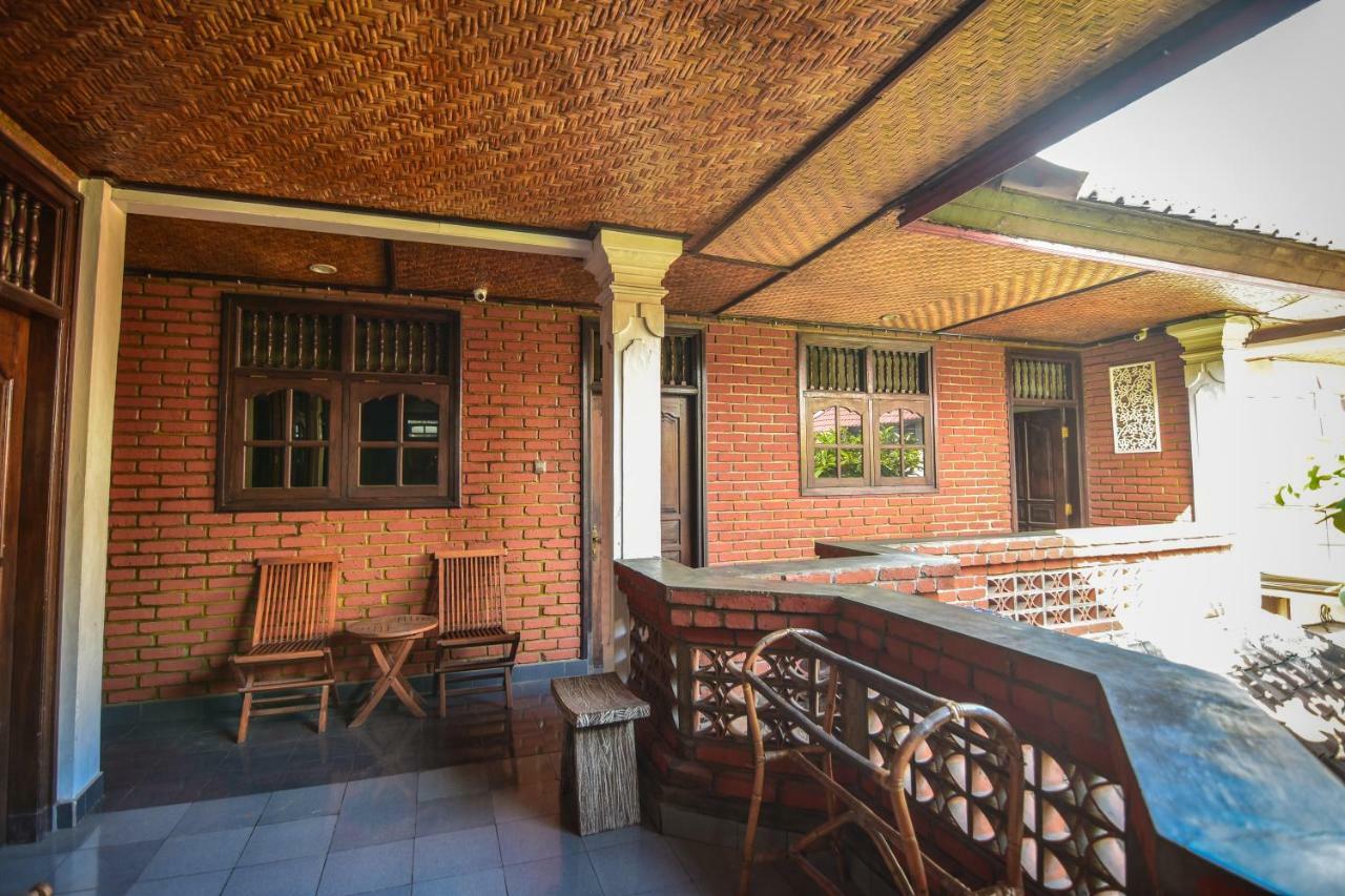 Puri Agung Homestay Kuta Lombok Exterior foto
